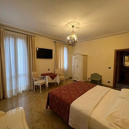 Inn Velence Kültér fotó