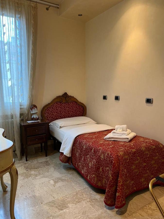 Inn Velence Kültér fotó